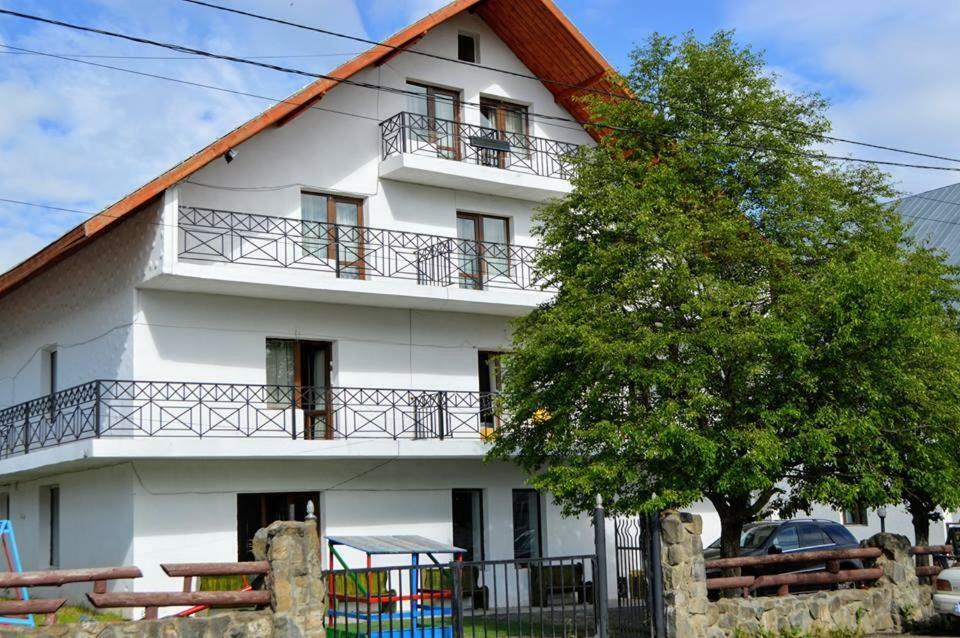 New White House Hotel Bakuriani Exterior photo